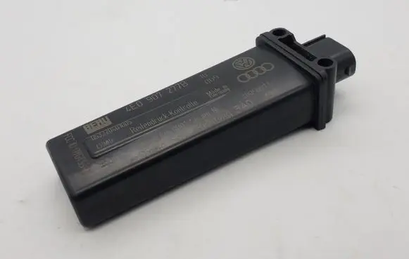 Audi A8 S8 D3 4E Tire pressure sensor 4E0907277B