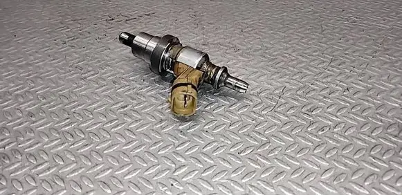 Toyota Avensis T250 Fuel injector 2371026010