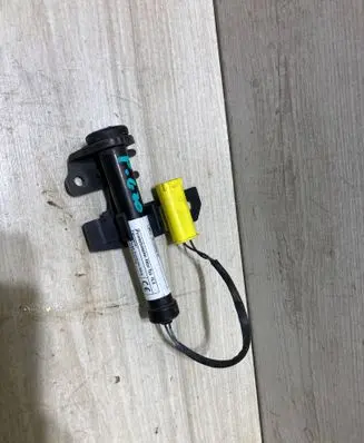 BMW 3 G20 G21 Bonnet Pedestrian Airbag Actuator 7449430