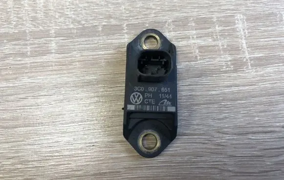 Volkswagen PASSAT B7 Other control units/modules 3C0907651