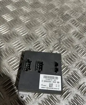 Mercedes-Benz E W211 Comfort/convenience module 2115452132