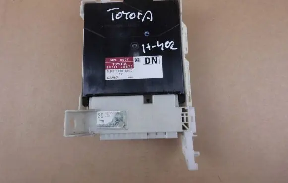 Toyota Yaris Other control units/modules 892210D870 8273052K40