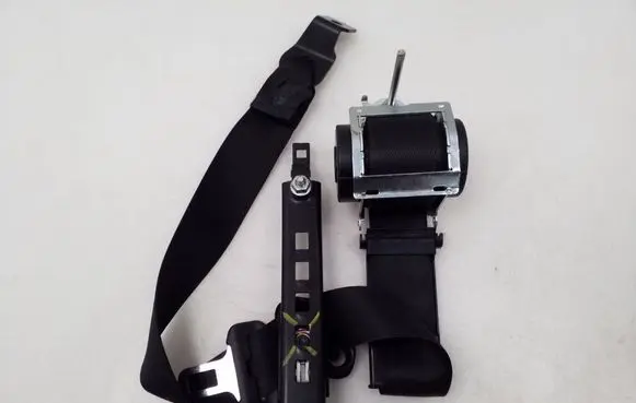 Opel Zafira B Front seatbelt 13178668