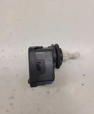 Volkswagen Golf IV Headlight level adjustment motor 1J0941295C