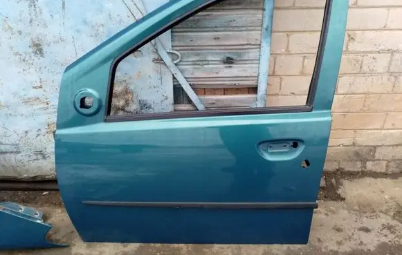 Fiat Punto (188) Front door