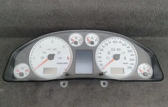 Audi A6 S6 C5 4B Speedometer (instrument cluster) 4B0920935D