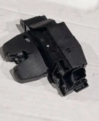 Opel Corsa F Tailgate lock latch 9816195380 2610232110