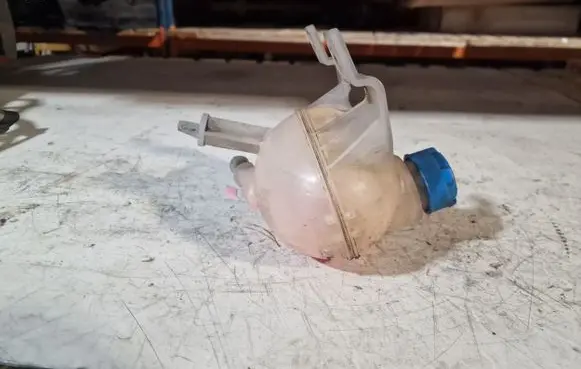 Fiat 500L Coolant expansion tank/reservoir