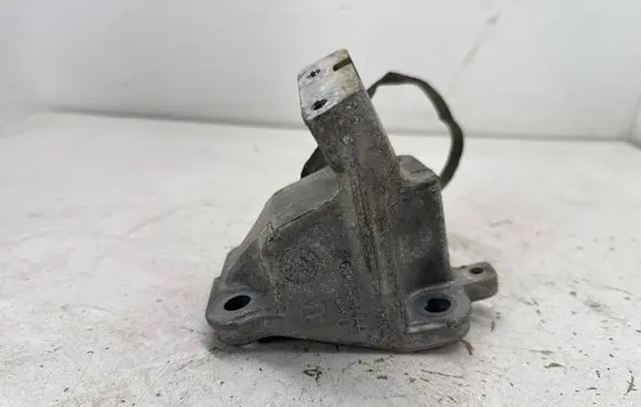 Dodge Durango Engine mounting bracket 68275984AA 52124986AB