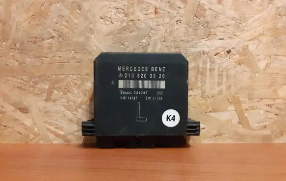 Mercedes-Benz E W210 Door control unit/module 1298 2108203526