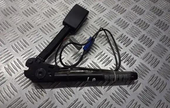 Mazda 3 I Front seatbelt buckle G5547A