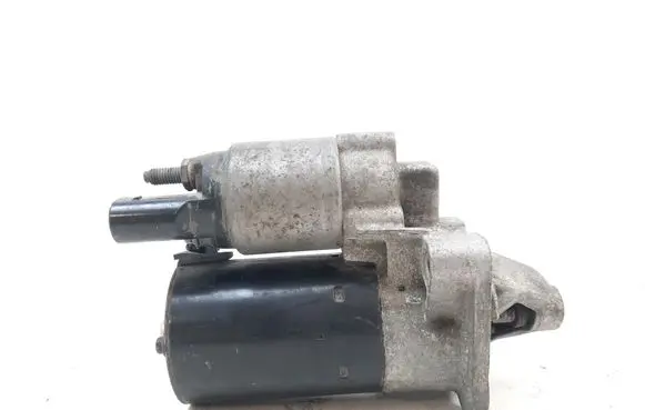 Volkswagen PASSAT B5.5 Starter motor 06B911023A 0001107427