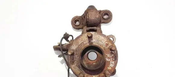 Nissan Primera Front wheel hub