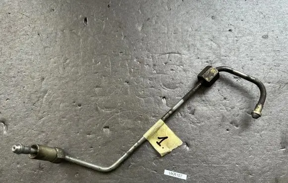 Fuel injector supply line/pipe