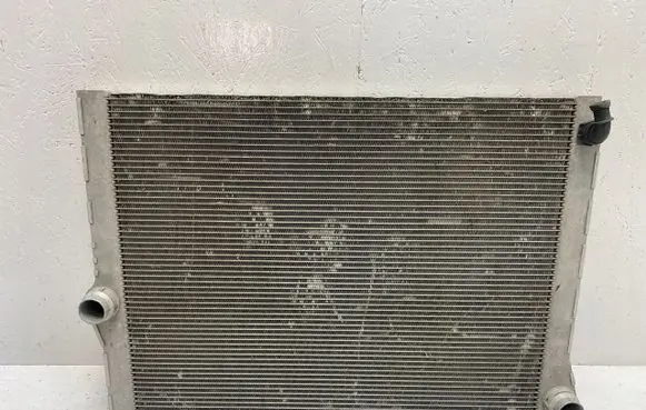 BMW 7 F01 F02 F03 F04 Intercooler radiator 17117570093