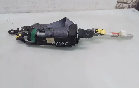 Volvo S60 Front seatbelt