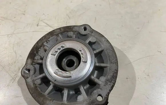 BMW 5 G30 G31 G38 Front upper strut mount 6866257