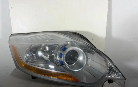 Ford Kuga I Headlight/headlamp 8V4113D154AE
