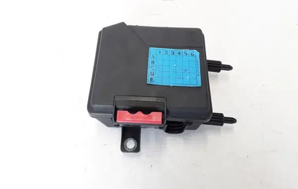 Renault Laguna III Fuse module 284B10001R