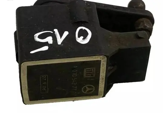 Mercedes-Benz C W203 Air suspension front height level sensor A0105427717