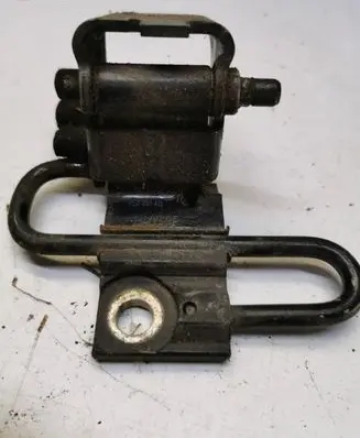 Audi A4 S4 B7 8E 8H Front door upper hinge 8E0831412