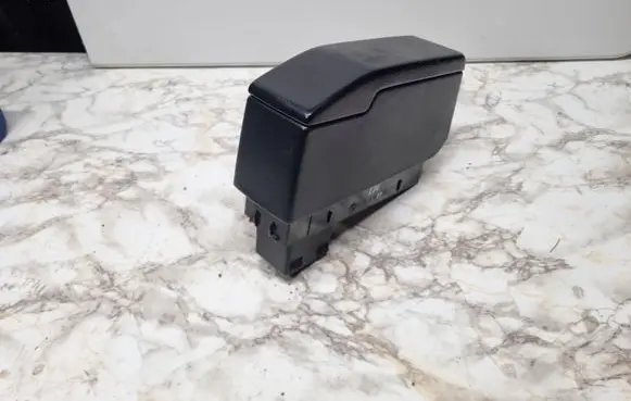 BMW 5 E34 Glove box central console 51168107730