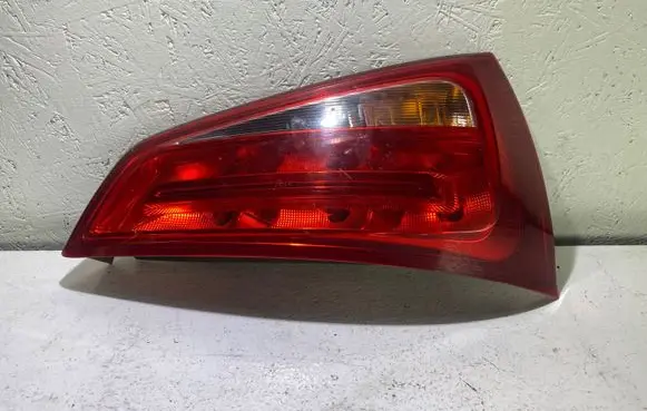 Audi A1 Rear/tail lights 8X0945093 01043601