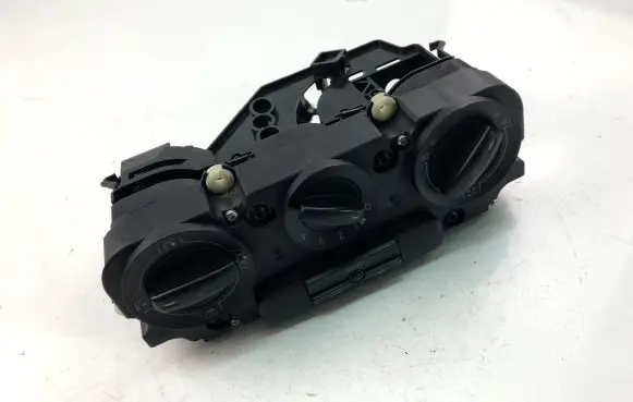 Volkswagen PASSAT B6 Interior fan control switch 537011CF