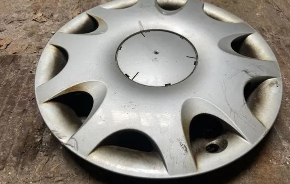 Mercedes-Benz Vaneo W414 R15 wheel hub/cap/trim 1694000025 5378