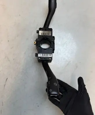 Audi A2 Wiper turn signal indicator stalk/switch 8l0953513g