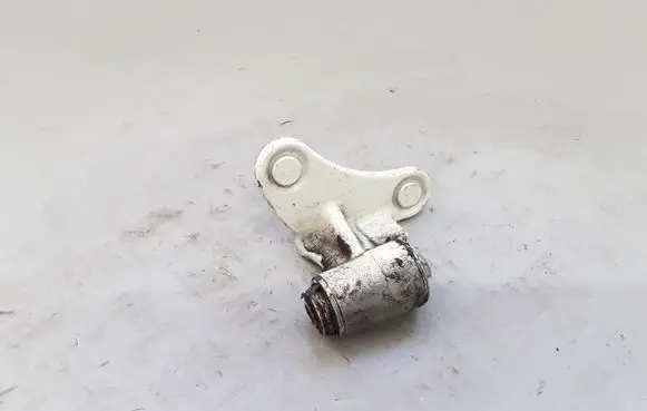 Mercedes-Benz C W204 Front door lower hinge 0806