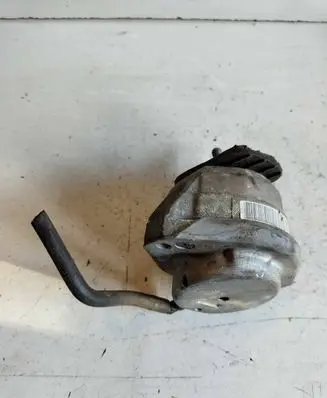 BMW 5 E60 E61 Engine mount bracket RM676987402