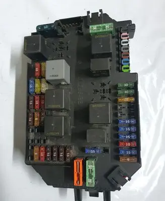Mercedes-Benz S W221 Fuse module A2215402250 A2215450001