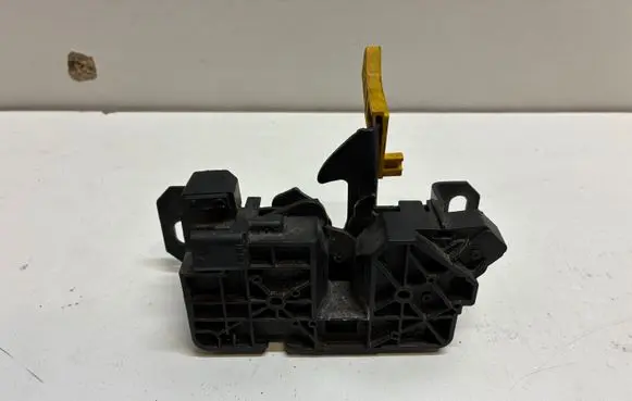 Mercedes-Benz B W247 Engine bonnet/hood lock/catch A1779059900 A1778803000