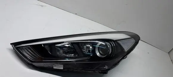 Hyundai Tucson TL Headlight/headlamp 92101D7100