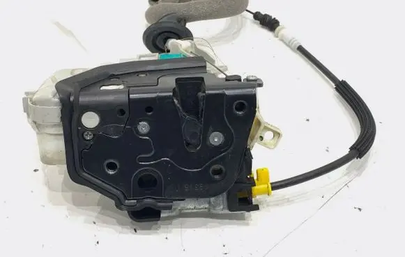 Audi A6 C7 Front door lock 8J1837015F