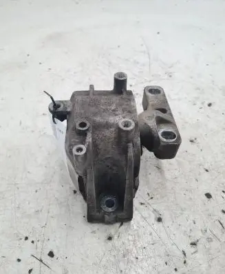 Volkswagen PASSAT B6 Engine mount bracket 1K0199262CE