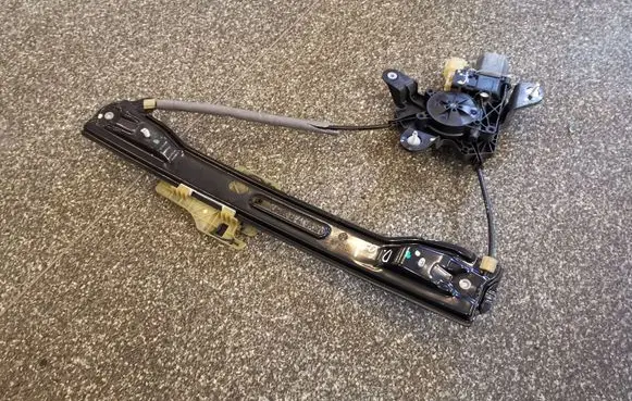 Ford Fusion II Rear door window regulator with motor 0130822833