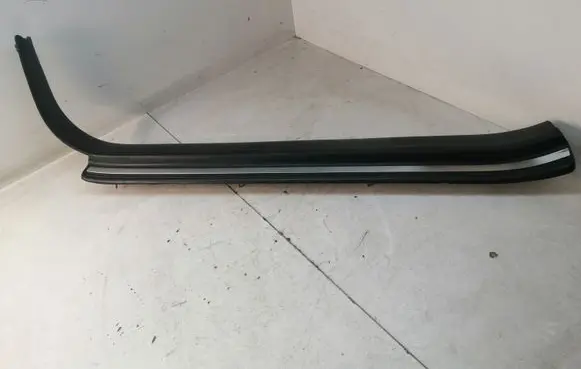 Lexus LS 400 Side skirt front trim 6791450010