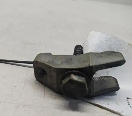 Volkswagen Golf IV Fuel Injector clamp holder 