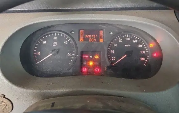 Speedometer (instrument cluster)