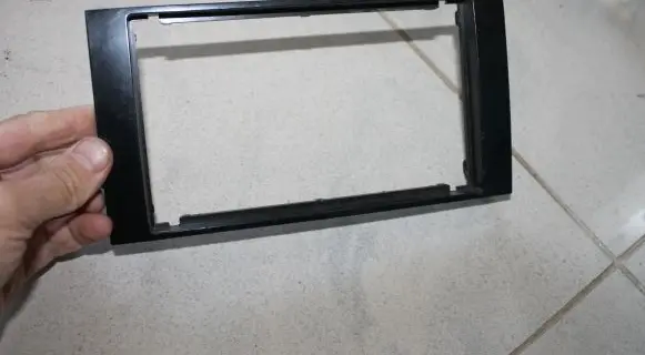 Radio/GPS head unit trim