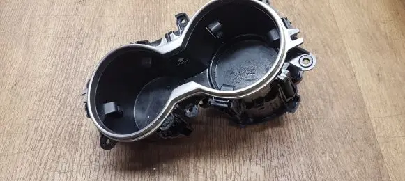 Cup holder front