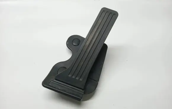 Mazda 3 III Accelerator throttle pedal GHK3-41600-E