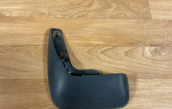 Toyota Avensis T250 Rear mudguard 