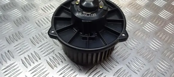 Toyota Yaris Front door blower motor 194000-0821