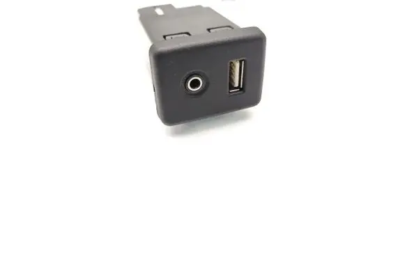 Opel Insignia A USB socket connector 13599456