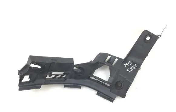 Volkswagen Golf V Rear bumper mounting bracket 5M0807375