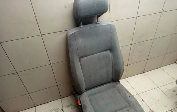 Volkswagen Transporter - Caravelle T5 Front driver seat 