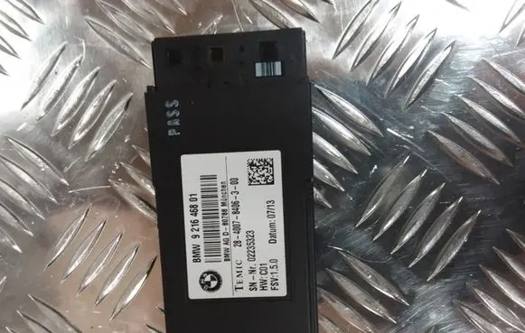 BMW 5 F10 F11 Seat heating relay 9216468